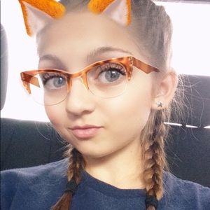 Meet your Posher, Brenna